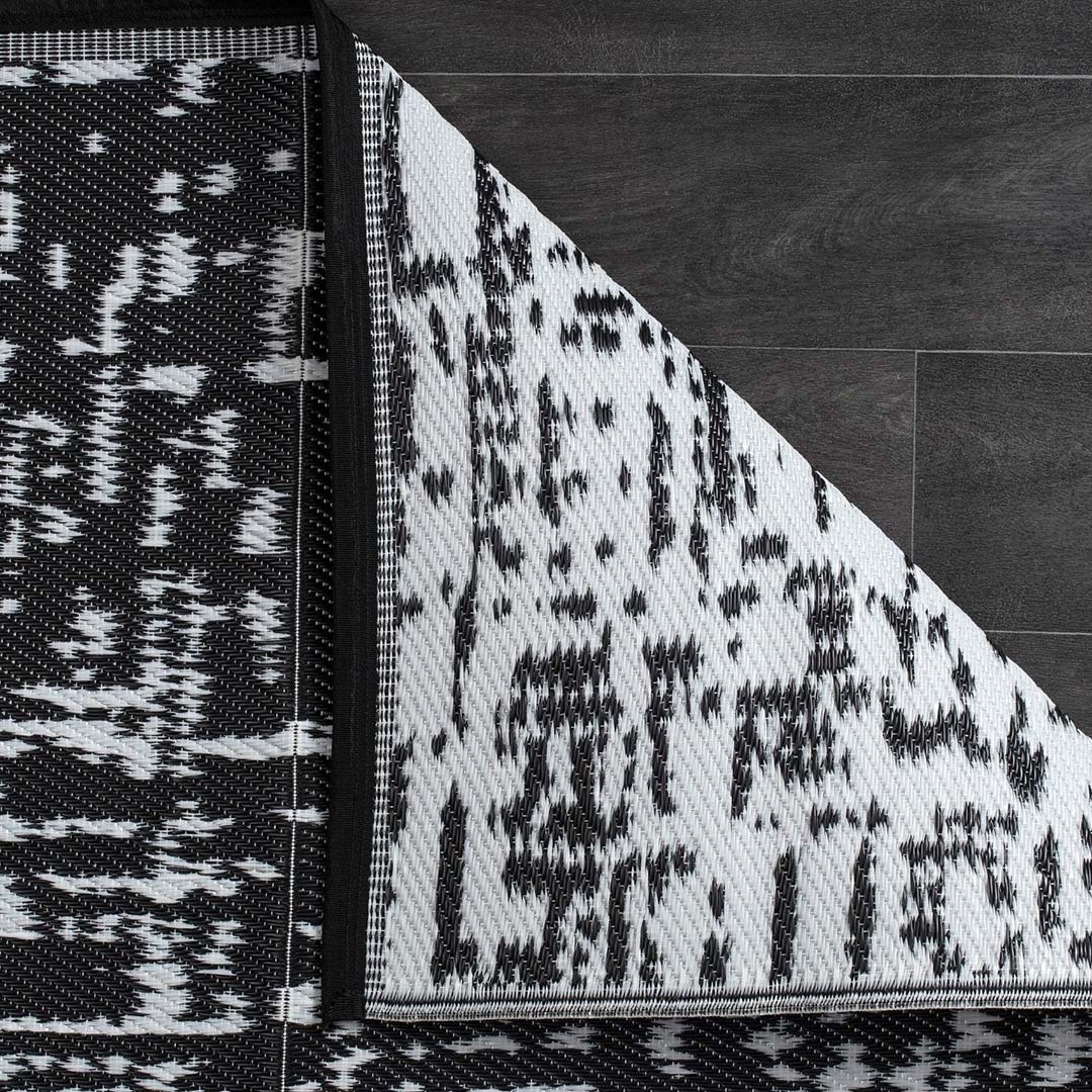Veranda Black Abstract Waterproof Plastic Outdoor Area Rug