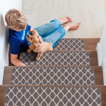 Rania Gray Trellis Non-Slip Stair Treads Rug-Setof8